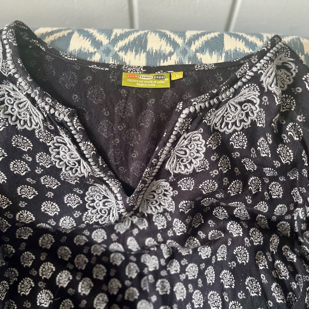 Rock Flower Paper Black/gray long sleeve tunic - Picture 10 of 10